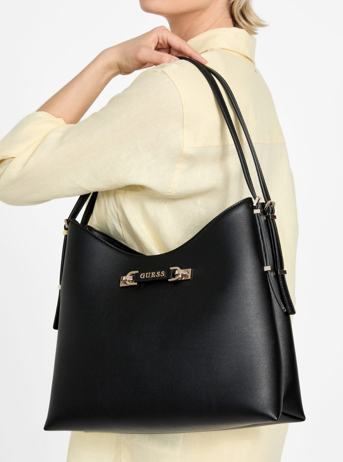 Guess Lefia Large BG964402 nera – indossata