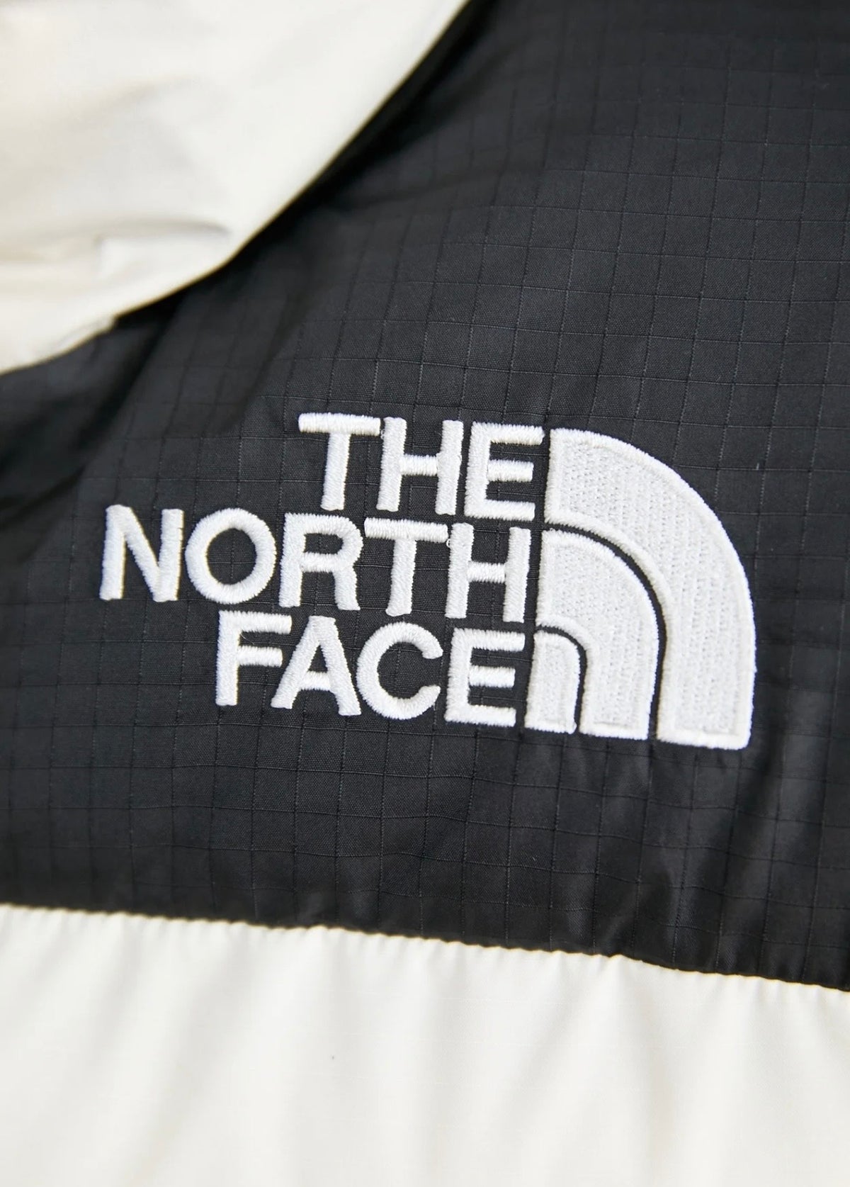 The North Face Piumino Donna Bianco e Nero con Cappuccio